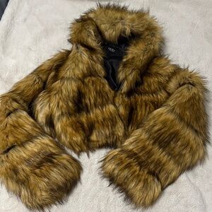 AKIRA Faux Fur Cropped Jacket in Warm Brown Mix - L
